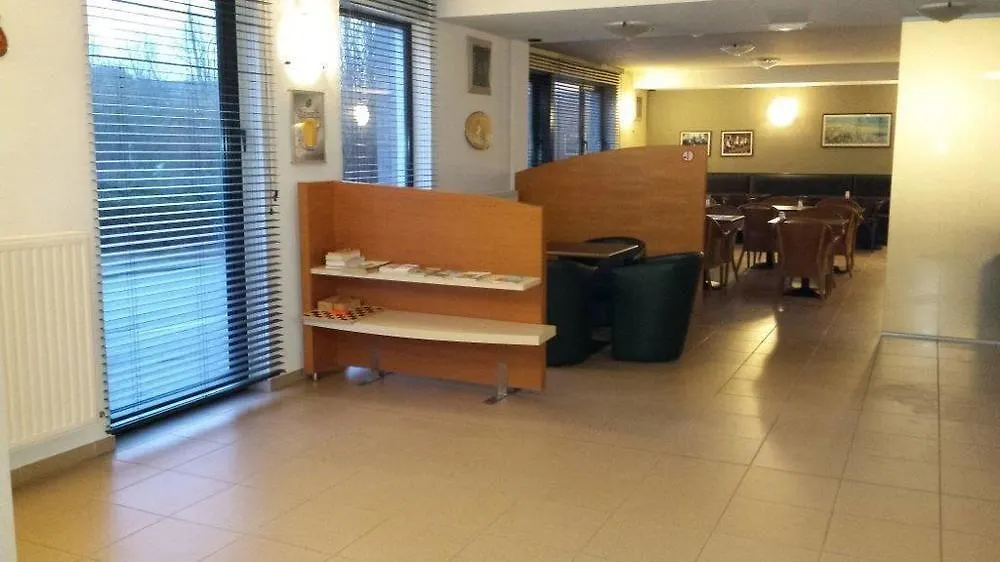 Hobbit Hotel Brussels Airport Zaventem 3*,